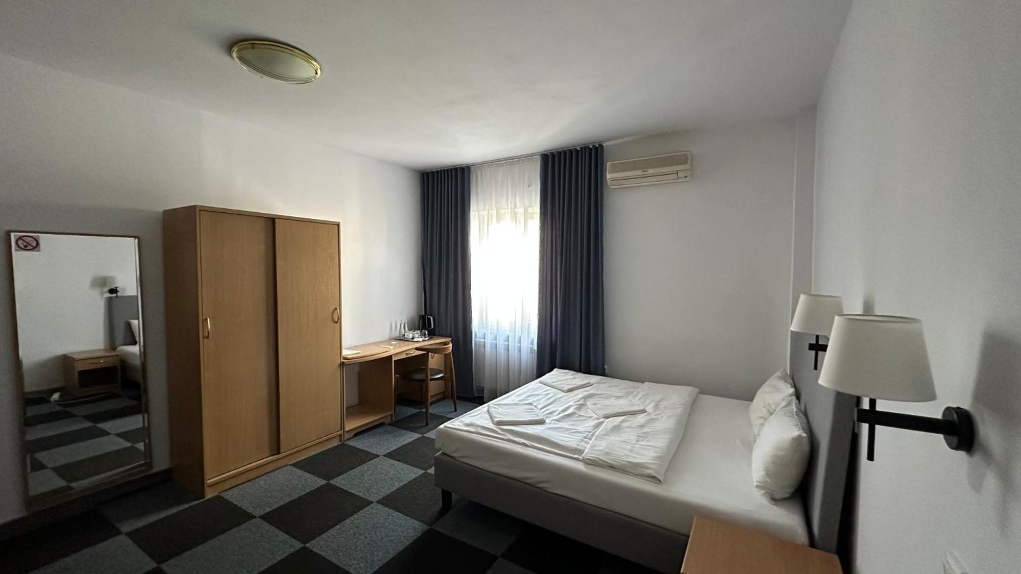 Lezzet B&B Pokoj Goscinny & Turkishrestaurant Warsaw Exterior photo